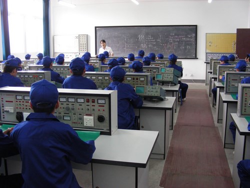 中國洛陽一拖技師學院有哪些優勢？